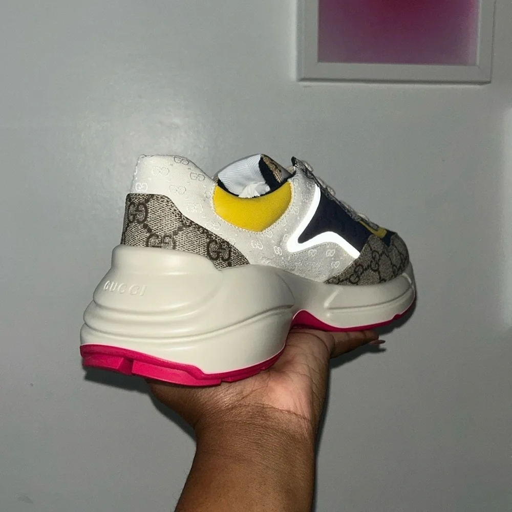 Authentic Gucci Rhytons - Picture 4 of 4